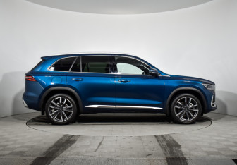 Подержанный автомобиль Geely Monjaro 2024 года (4 фото)