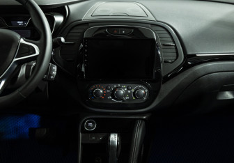 Подержанный автомобиль Renault Kaptur 2021 года (14 фото)