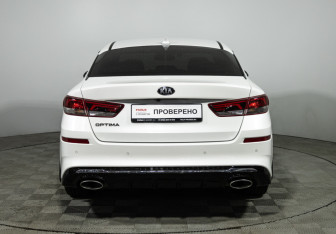 Подержанный автомобиль Kia Optima Sedan 2018 года (6 фото)