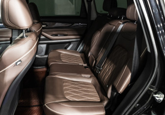 Подержанный автомобиль Exeed VX 2023 года (10 фото)