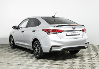 Подержанный автомобиль Hyundai Solaris Sedan 2017 года (7 фото)