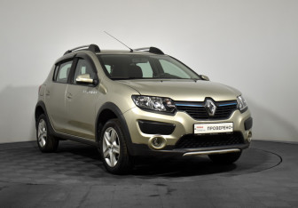 Подержанный автомобиль Renault Sandero 2017 года (3 фото)
