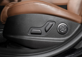 Подержанный автомобиль Genesis G80 2021 года (19 фото)