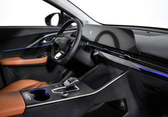 Подержанный автомобиль Omoda C5 2022 года (13 фото)