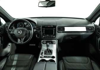Подержанный автомобиль Volkswagen Touareg 2012 года (13 фото)