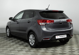 Подержанный автомобиль Kia Rio Hatchback 2017 года (7 фото)