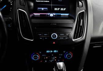 Подержанный автомобиль Ford Focus Wagon 2016 года (15 фото)