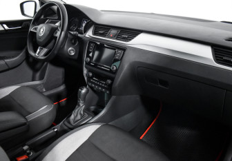Подержанный автомобиль Skoda Rapid Liftback 2019 года (13 фото)