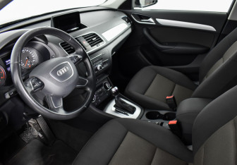 Подержанный автомобиль Audi Q3 2015 года (9 фото)