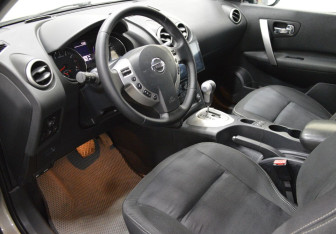 Подержанный автомобиль Nissan Qashqai 2012 года (10 фото)