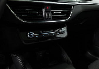 Подержанный автомобиль Ford Focus Hatchback 2021 года (18 фото)