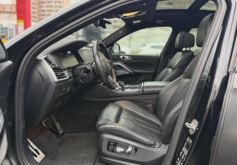Подержанный автомобиль BMW X6 2020 года (17 фото)