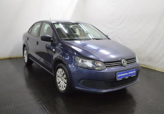 Подержанный автомобиль Volkswagen Polo Sedan 2011 года (3 фото)