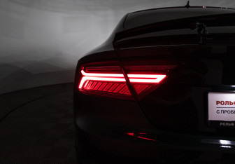 Подержанный автомобиль Audi A7 2015 года (31 фото)