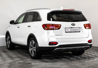 Подержанный автомобиль Kia Sorento 2019 года (8 фото)