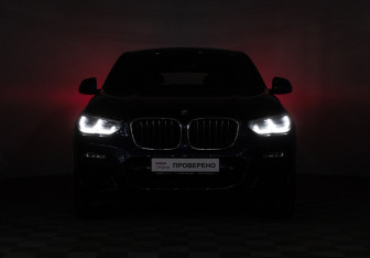 Подержанный автомобиль BMW X4 2019 года (26 фото)