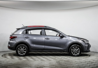 Подержанный автомобиль Kia Rio Hatchback 2021 года (4 фото)