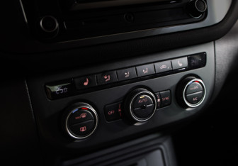 Подержанный автомобиль Volkswagen Tiguan 2016 года (15 фото)