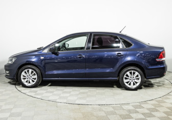 Подержанный автомобиль Volkswagen Polo Sedan 2016 года (8 фото)