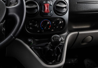 Подержанный автомобиль Fiat Doblo 2012 года (12 фото)