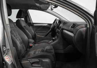 Подержанный автомобиль Volkswagen Golf Hatchback 2009 года (19 фото)