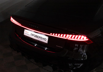 Подержанный автомобиль Audi A7 2018 года (30 фото)