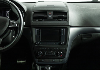 Подержанный автомобиль Skoda Yeti 2015 года (14 фото)