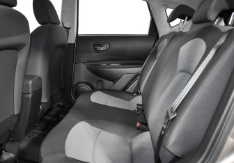 Подержанный автомобиль Nissan Qashqai 2013 года (12 фото)