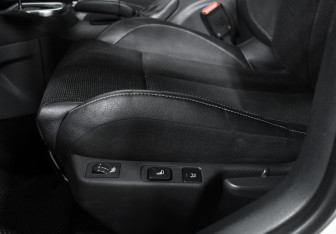 Подержанный автомобиль Citroen C4 Hatchback 2011 года (12 фото)