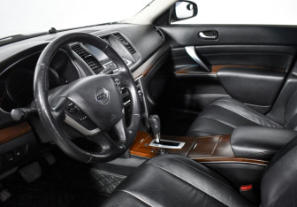 Подержанный автомобиль Nissan Teana 2011 года (9 фото)