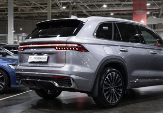Подержанный автомобиль Geely Monjaro 2025 года (7 фото)