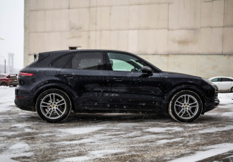 Подержанный автомобиль Porsche Cayenne 2019 года (5 фото)