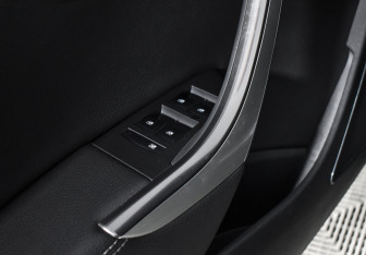 Подержанный автомобиль Opel Astra Hatchback 2012 года (10 фото)