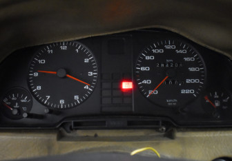 Подержанный автомобиль Audi 80 Sedan 1987 года (18 фото)