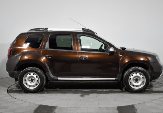 Подержанный автомобиль Renault Duster 2018 года (4 фото)