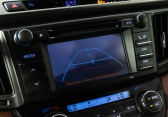 Подержанный автомобиль Toyota RAV4 2013 года (16 фото)