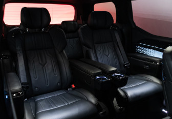 Подержанный автомобиль Zeekr 009 2023 года (15 фото)