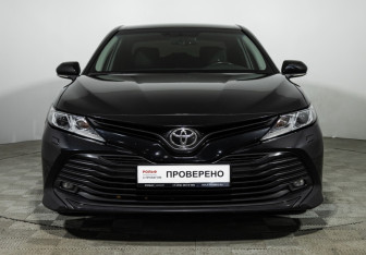 Подержанный автомобиль Toyota Camry Sedan 2018 года (2 фото)