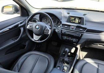 Подержанный автомобиль BMW X1 2017 года (12 фото)