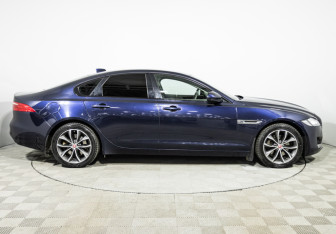 Подержанный автомобиль Jaguar XF Sedan 2017 года (4 фото)