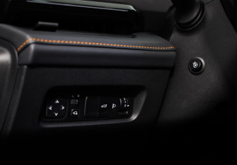 Подержанный автомобиль Changan UNI-V 2024 года (23 фото)