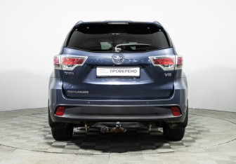 Подержанный автомобиль Toyota Highlander 2014 года (6 фото)