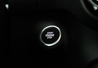 Подержанный автомобиль Volvo XC40 2019 года (18 фото)