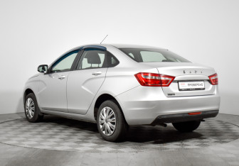 Подержанный автомобиль LADA (ВАЗ) Vesta Sedan 2019 года (7 фото)
