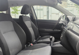 Подержанный автомобиль Suzuki Vitara 2016 года (17 фото)
