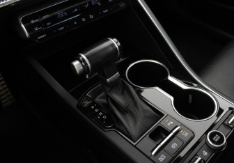 Подержанный автомобиль Kia K5 2021 года (12 фото)