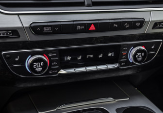 Подержанный автомобиль Audi Q7 2019 года (20 фото)