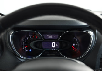 Подержанный автомобиль Renault Kaptur 2018 года (13 фото)
