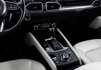 Подержанный автомобиль Mazda CX-5 2018 года (14 фото)