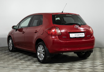 Подержанный автомобиль Toyota Auris Hatchback 2009 года (7 фото)